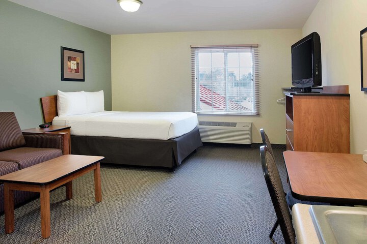 Room 13 of 25
