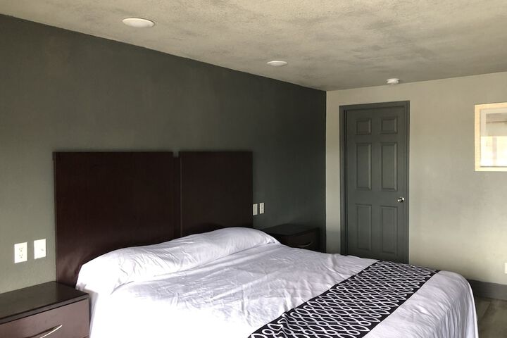 Room 11 of 20