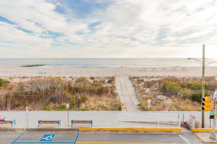 La Mer Beachfront Resort