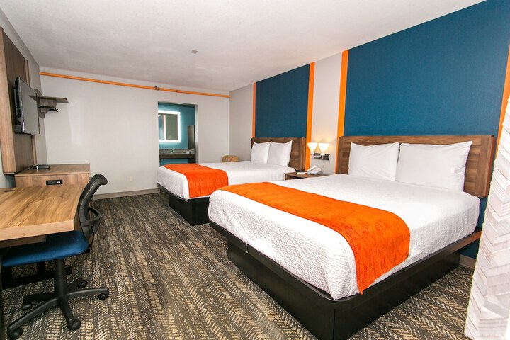 Room 12 of 21