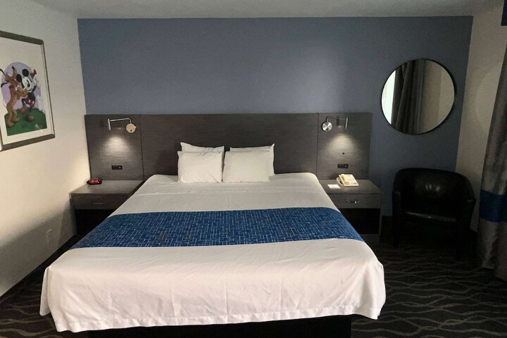 Room 17 of 29