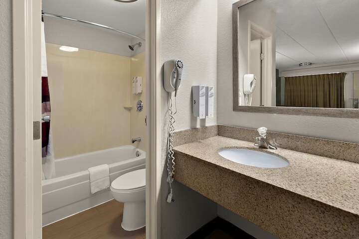Room 15 of 35