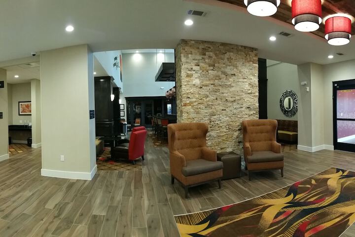 Hotel 3 of 85
