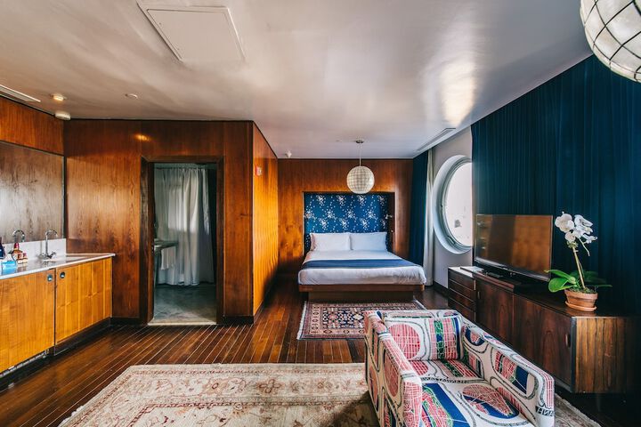 Room 16 of 34