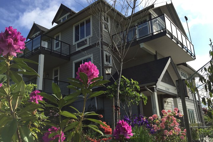 Brookside Inn Boutique Hotel