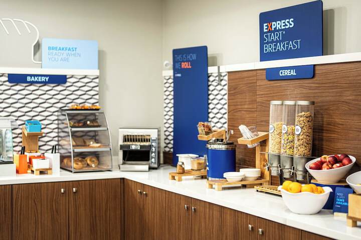 Holiday Inn Express & Suites North Bay by IHG
