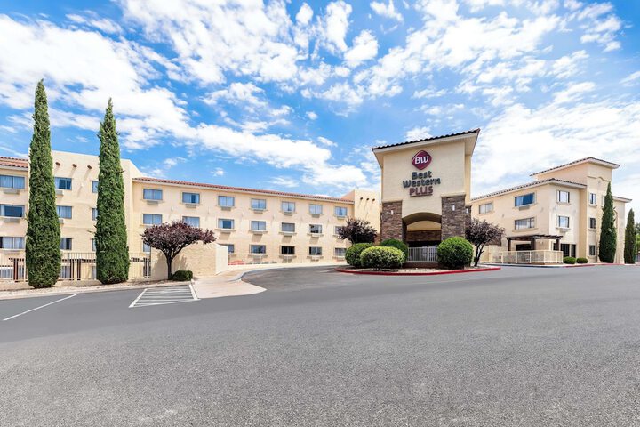 Hotel 2 of 40