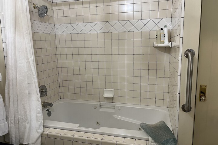 Room 12 of 50