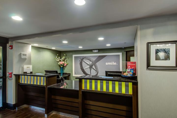 Hotel Interior 10 of 27