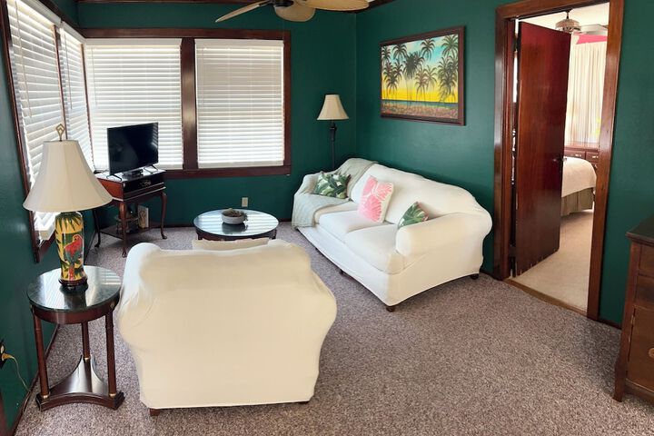 Room 27 of 90