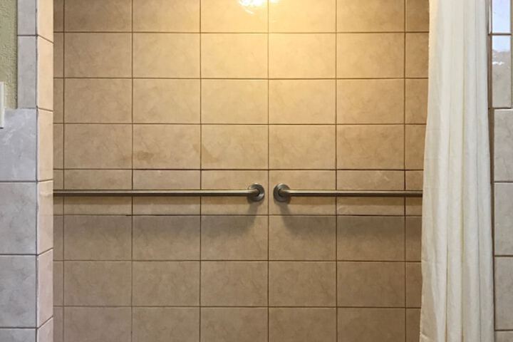 Room 33 of 37