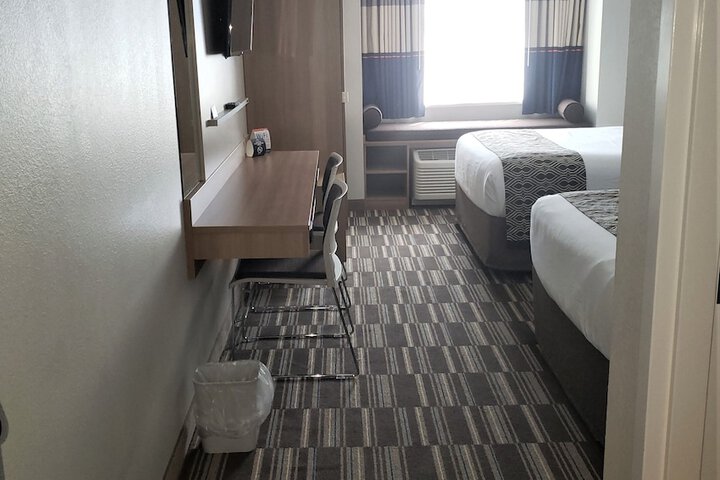 Room 41 of 69