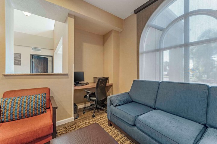 Comfort Inn Lathrop - Stockton Airport