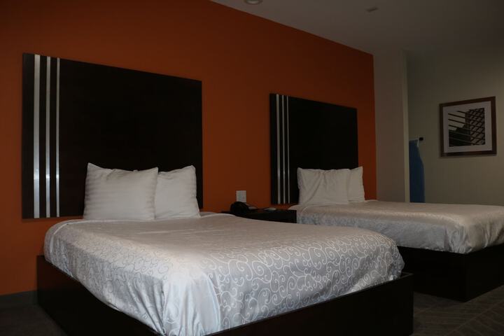 Room 27 of 40