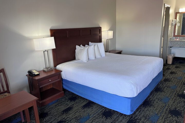 Room 8 of 15