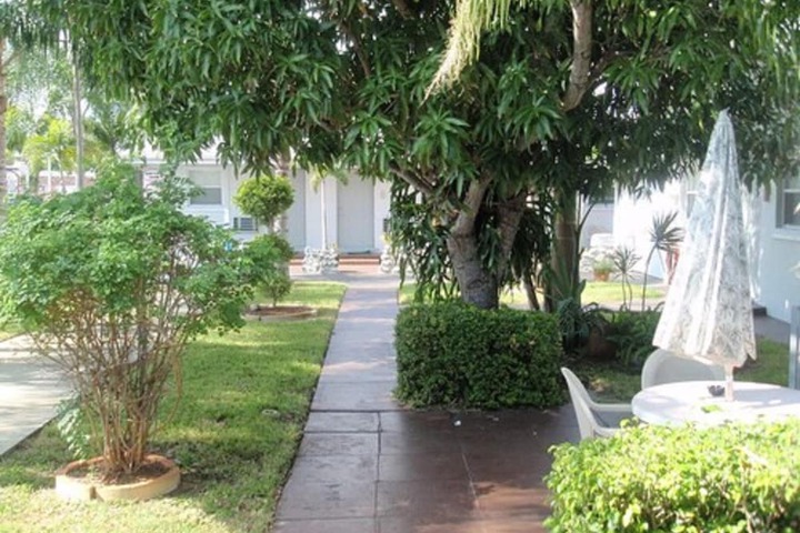Hotel Exterior 52 of 58