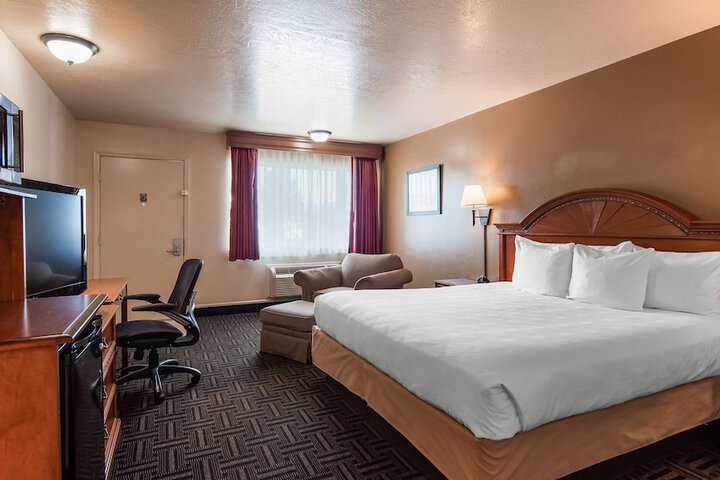 Room 8 of 25