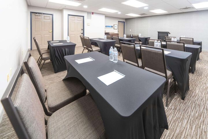 Country Inn & Suites by Radisson Stone Mountain, GA