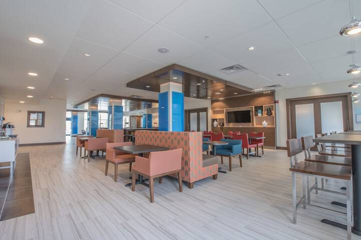 Holiday Inn Express & Suites-Dripping Springs - Austin Area by IHG
