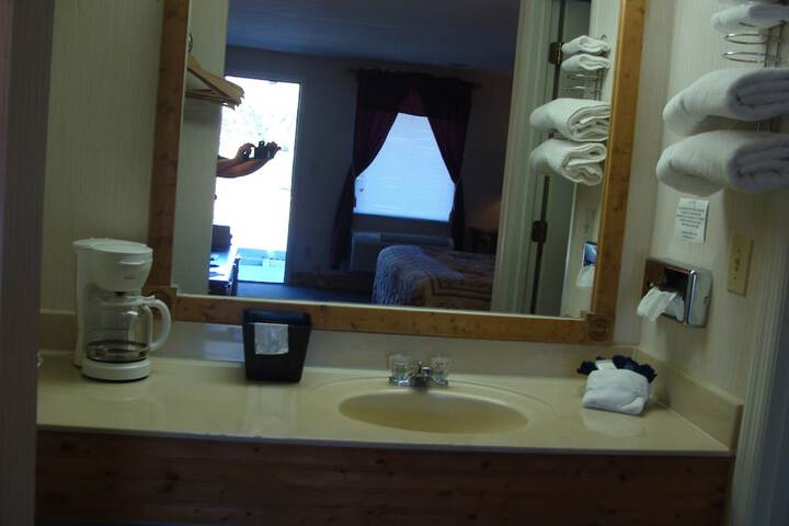 Room 25 of 33