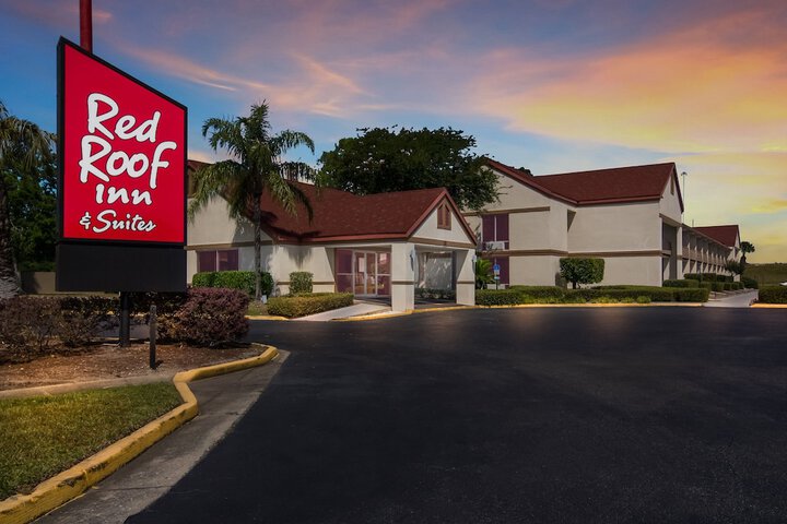 Red Roof Inn & Suites Brunswick I-95