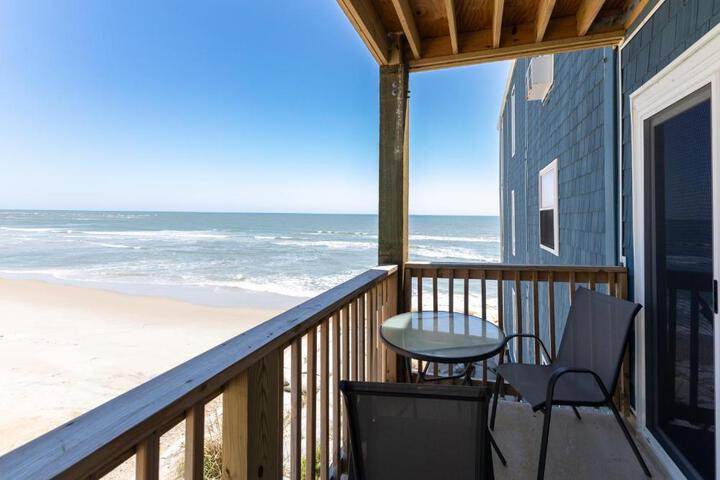 Embrace Oceanfront Elegance: Book Your Stay at Sunrise Oasis
