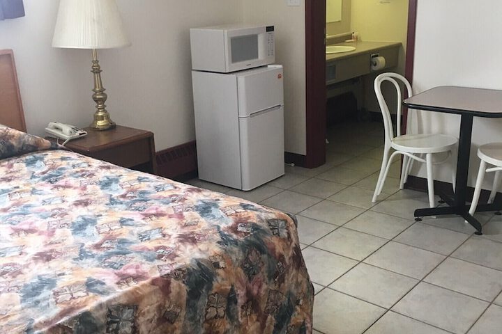 Room 17 of 36