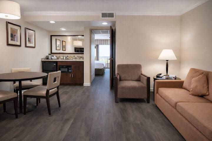 The Buena Park Grand Hotel & Suites