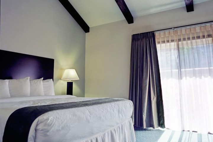 Room 16 of 36