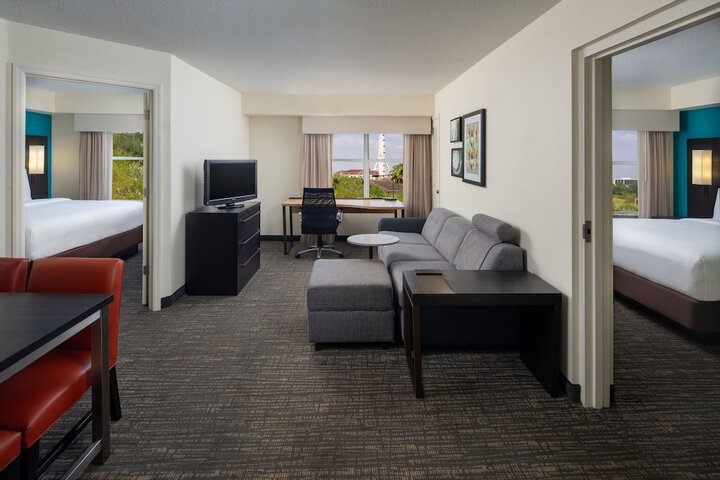 Room 32 of 46