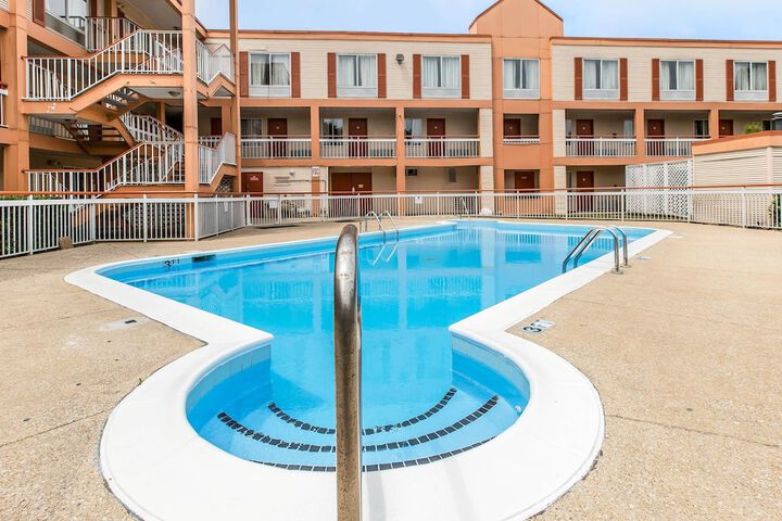 Pool 4 of 28