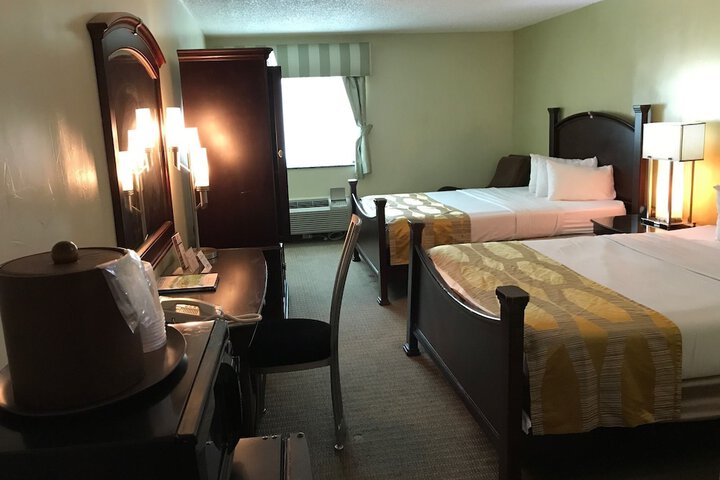 Room 11 of 35