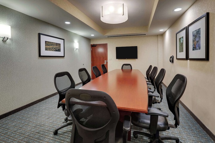 Room 42 of 74