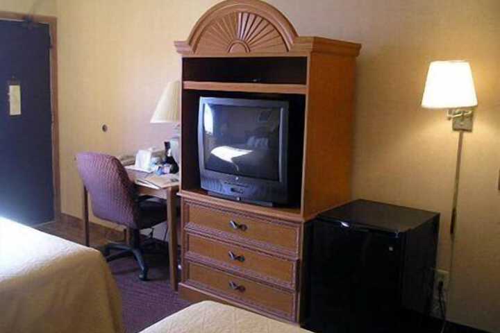Room 17 of 35
