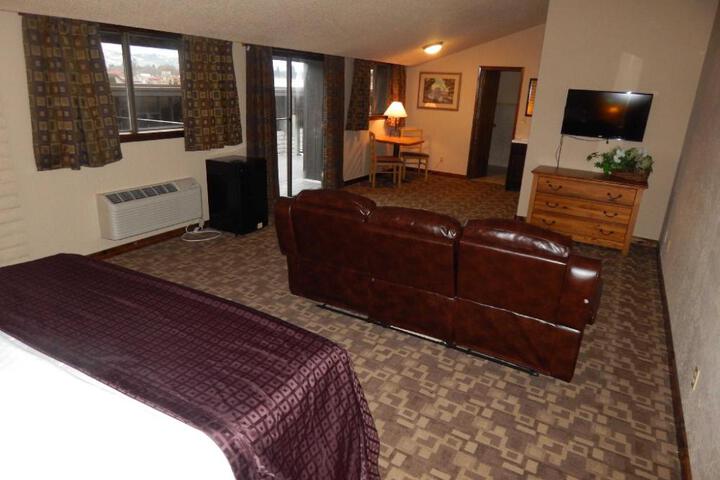 FairBridge Inn Suites & Outlaw Conference Center  Kalispell