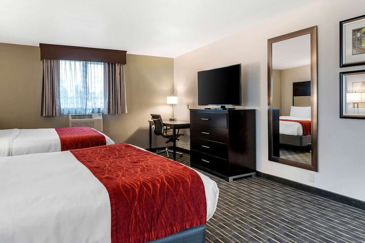 Room 32 of 42