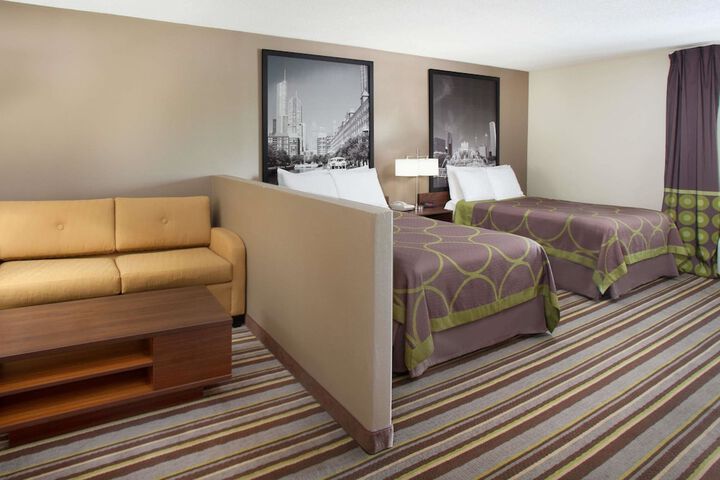 Room 4 of 13