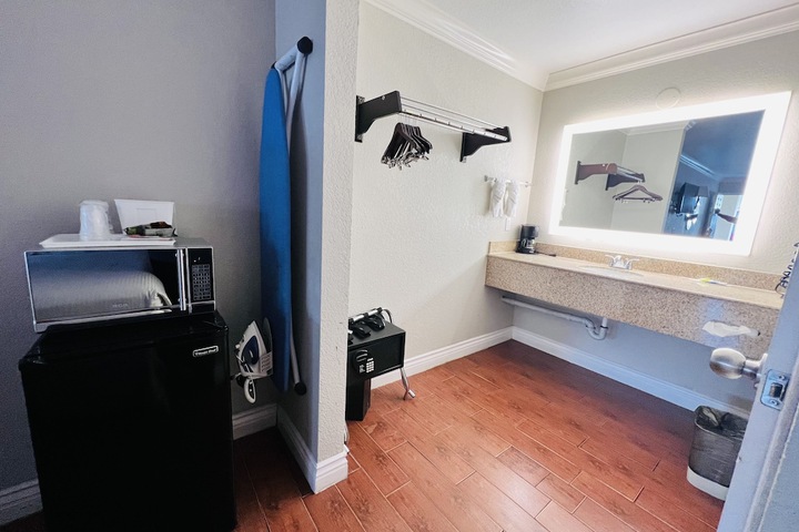 Room 59 of 62