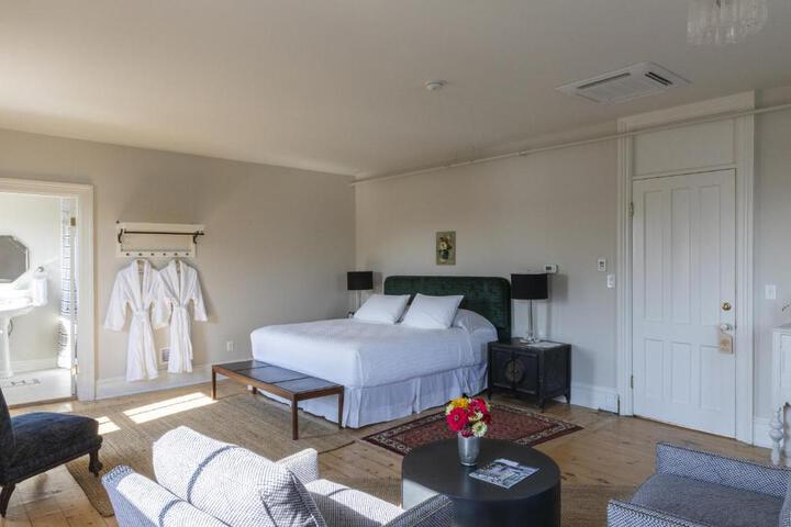 Stewart House Hotel
