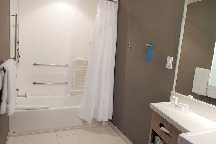 Room 15 of 24