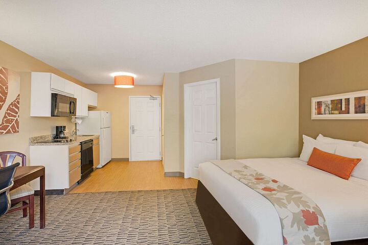 Room 18 of 27