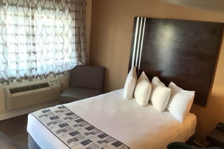 Room 16 of 32
