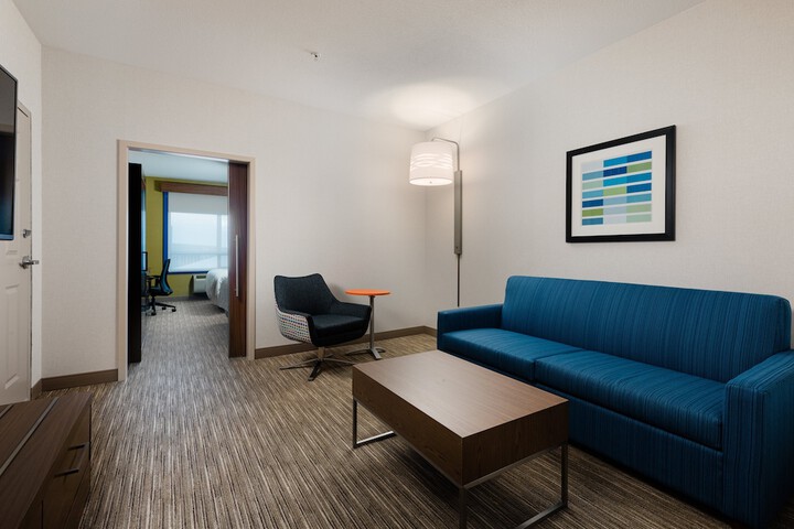 Room 26 of 38