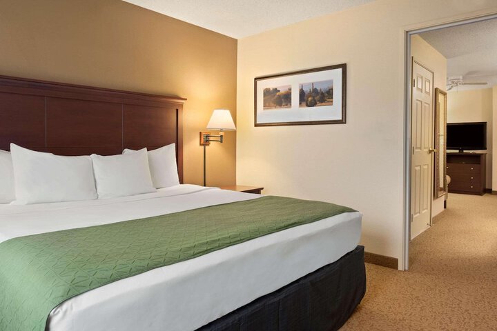 Room 12 of 32