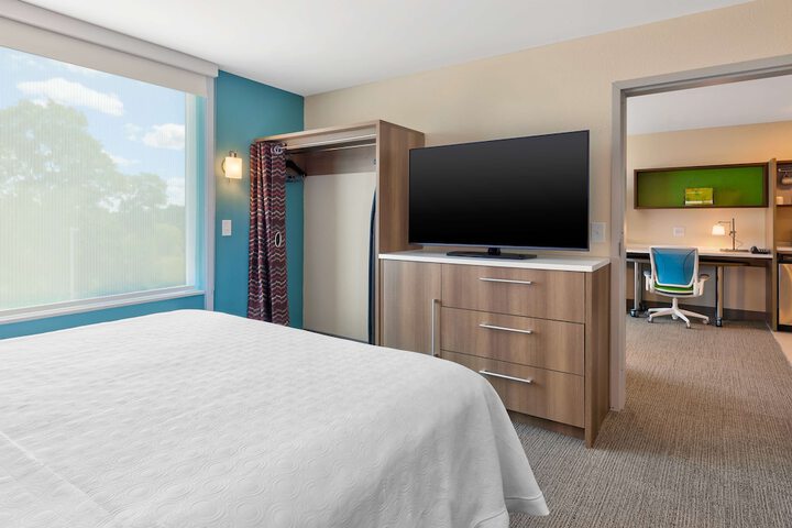 Room 14 of 32