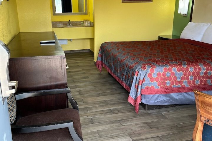 Room 12 of 15