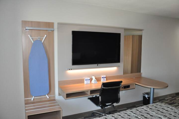 Room 16 of 37