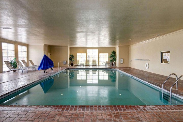 Pool 4 of 32