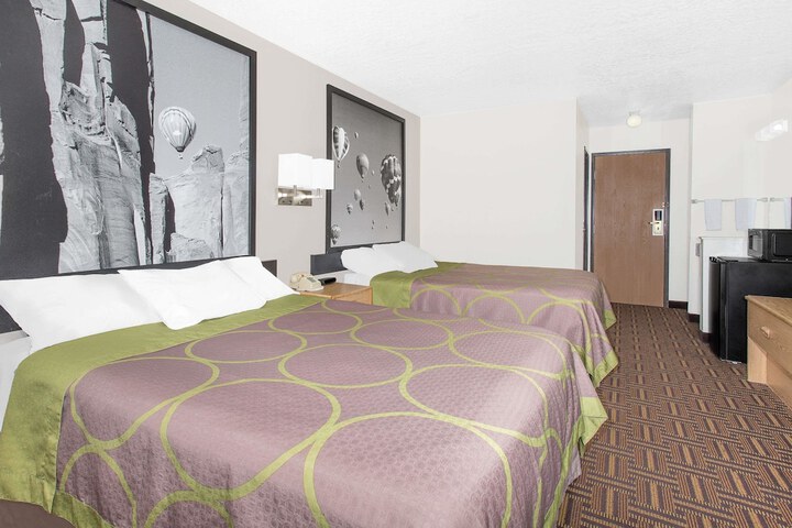 Room 16 of 19