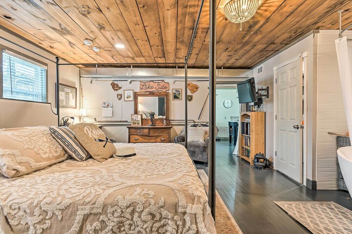 Bemus Point Vintage Suite w / Soaking Tub & Kitchen
